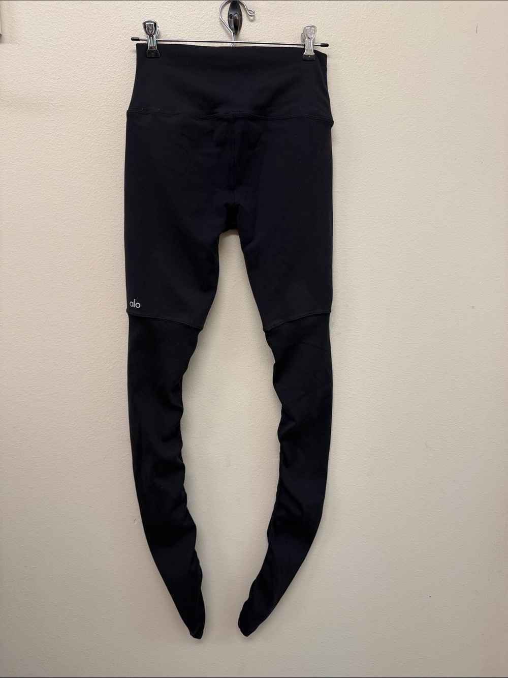 ALO Yoga Goddess Black High-Rise Leggings with Subtle Logo